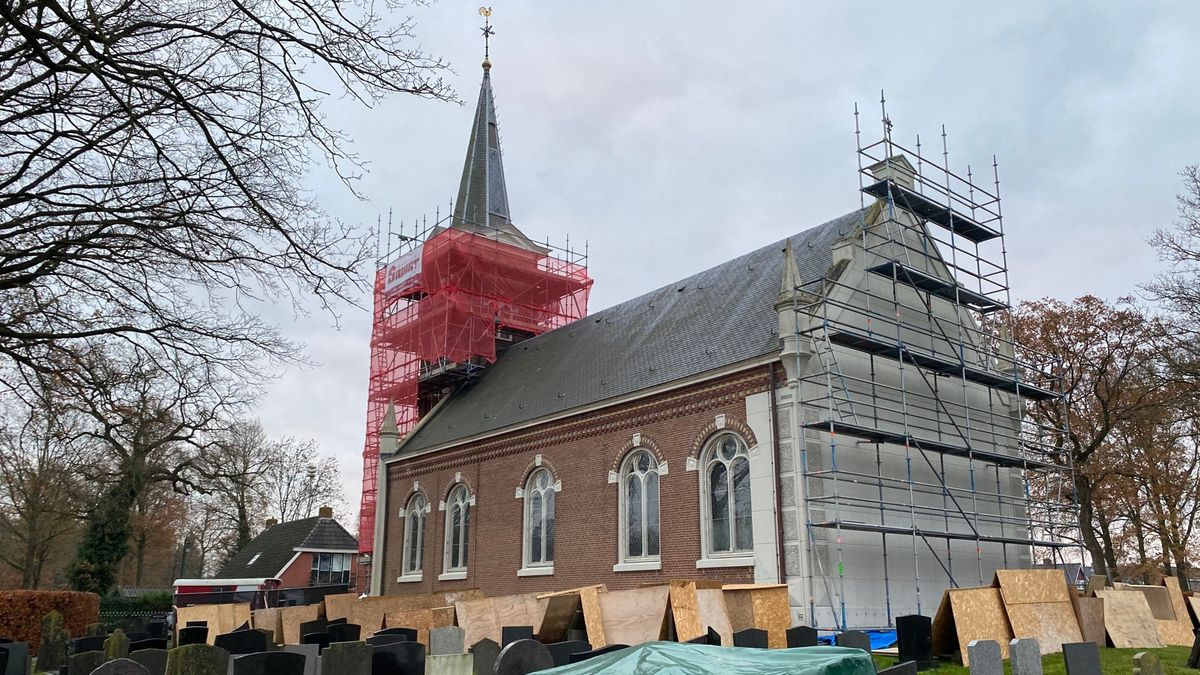Klok terug in Nijega: "Echt de tand des tijds overleefd"