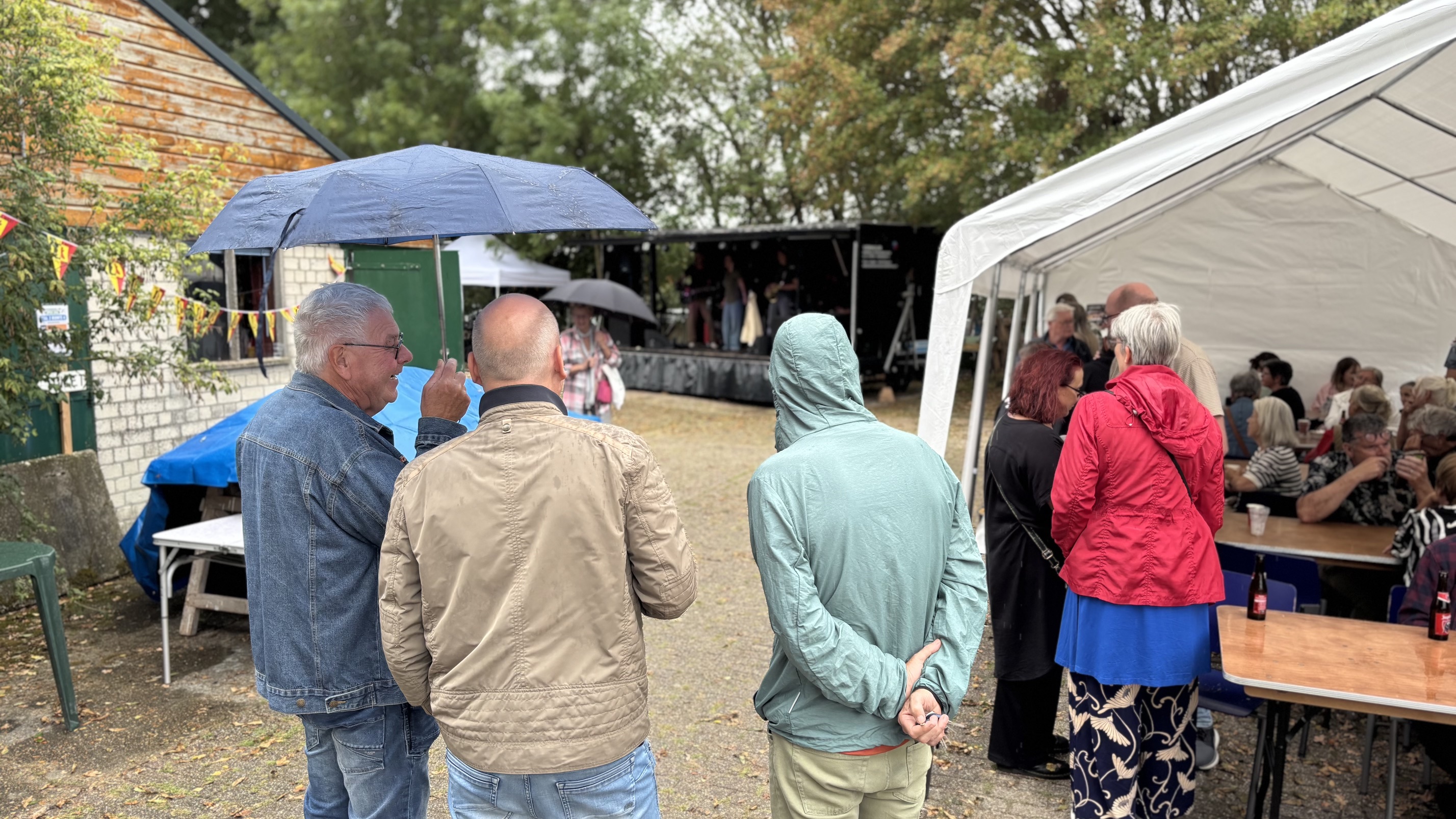Muziekboerderij boer Vos springlevend na dreigende sluiting: 'Dat familiegevoel moet blijven'
