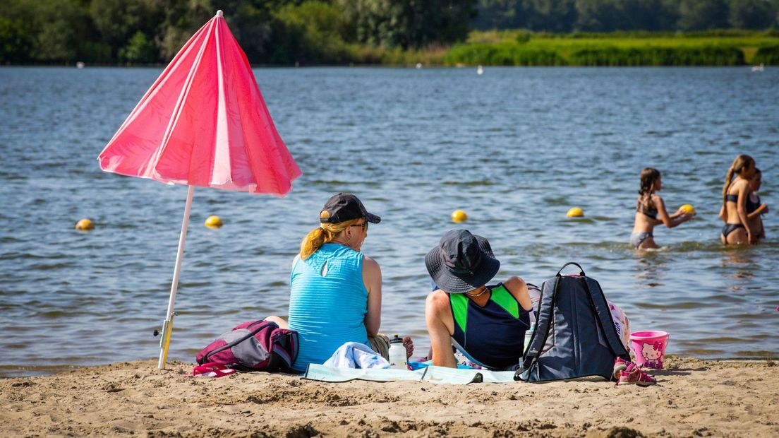 Verkoeling zoeken aan de Dobbeplas in Nootdorp