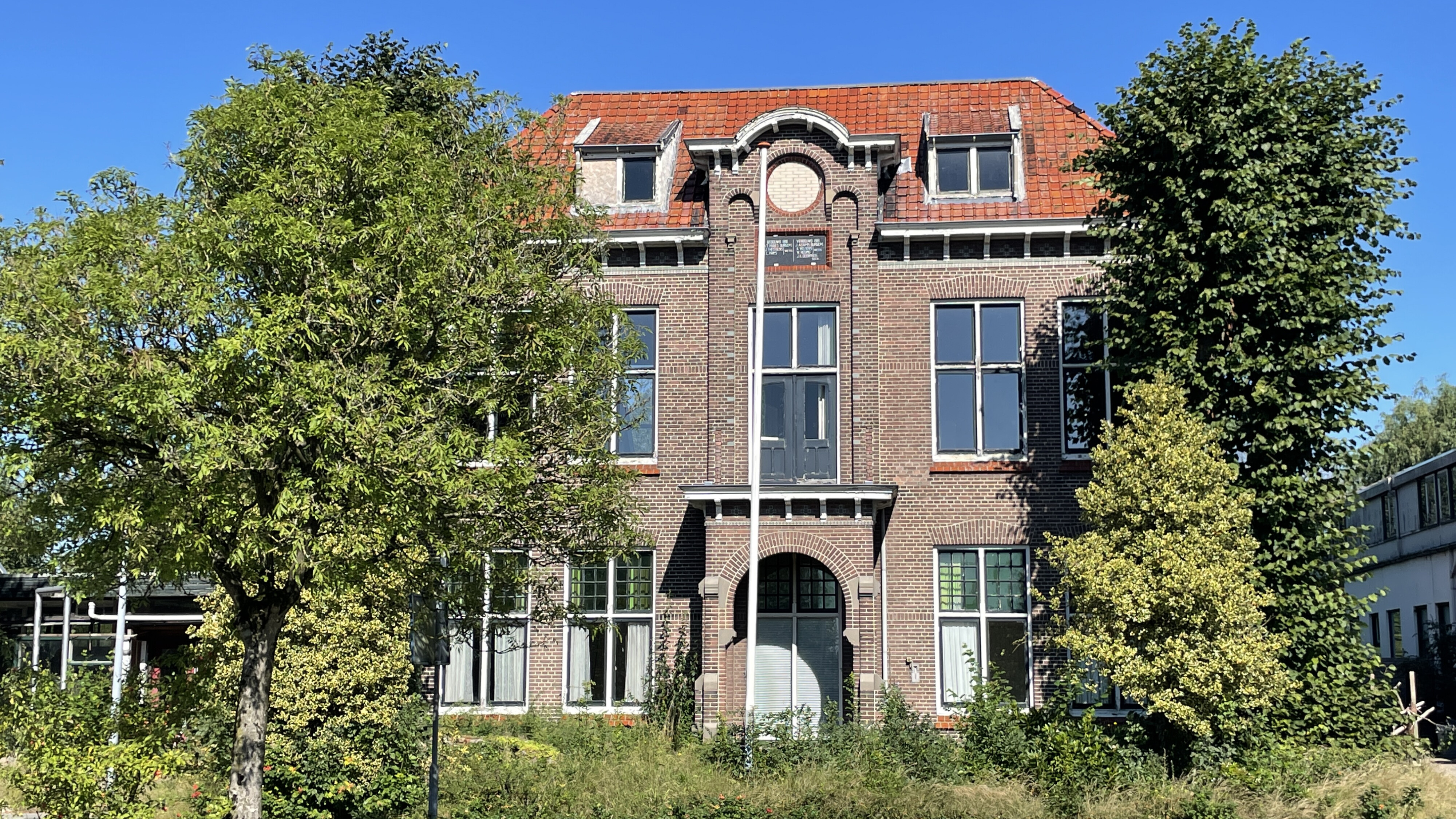 Kort geding over verkoop gemeentehuis Gasselternijveen van de baan RTV Drenthe