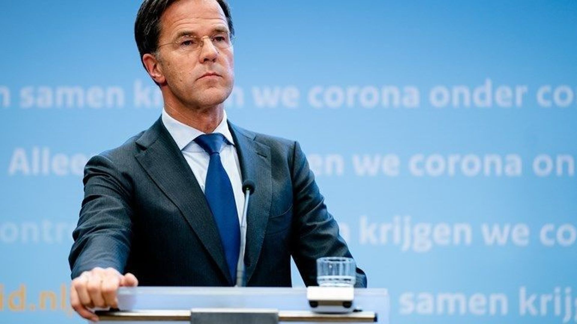 TERUGKIJKEN | Persconferentie Van Rutte En De Jonge Over De ...