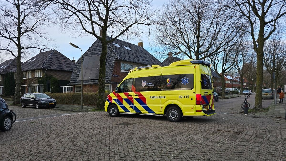 Uitslaande woningbrand in Nijelamer, dak ingestort