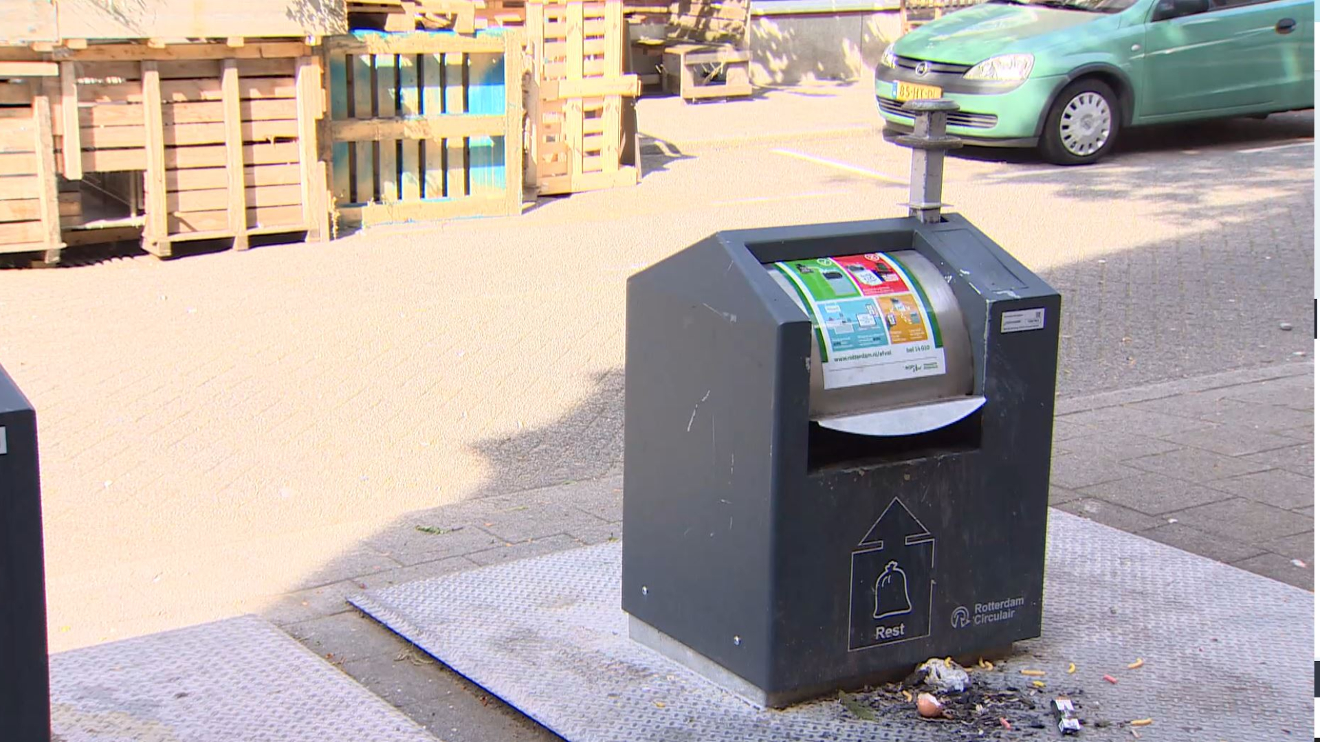 De container aan de Van Evertsdijckstraat