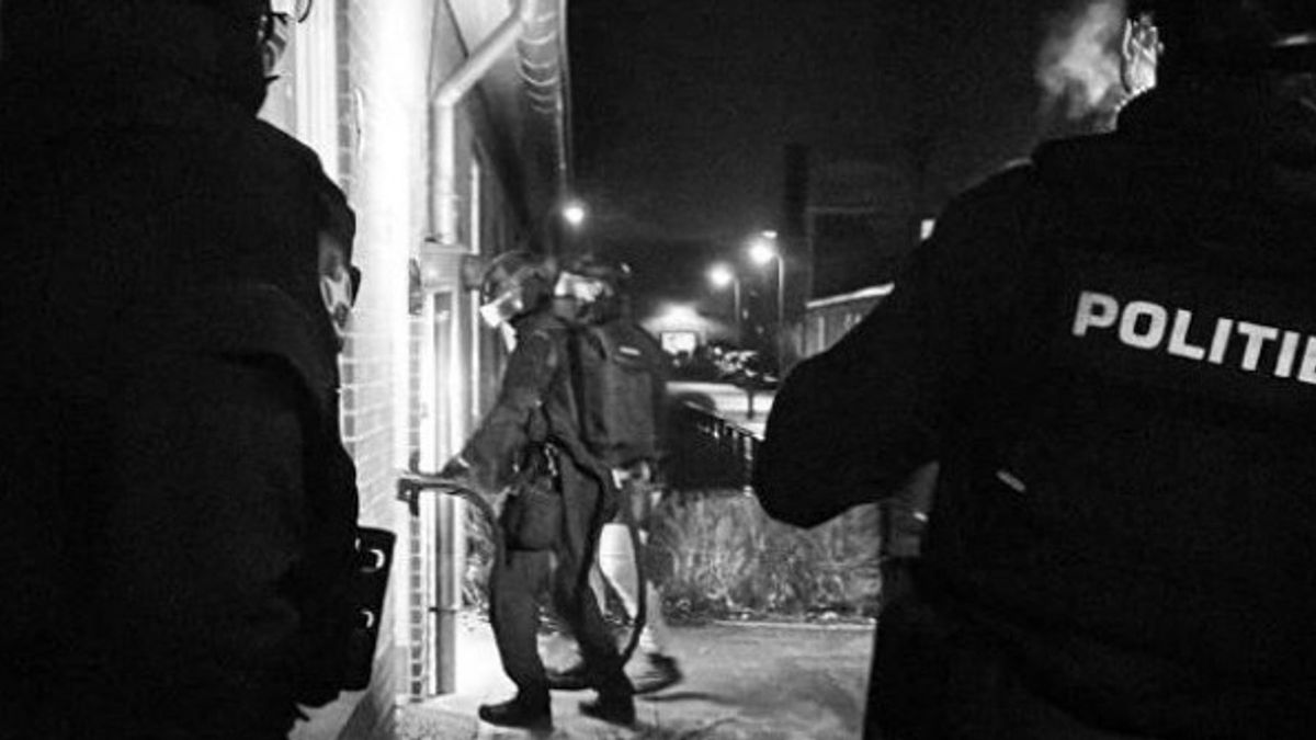 Politie doet inval in Hoogeveen bij verdachte brandstichter