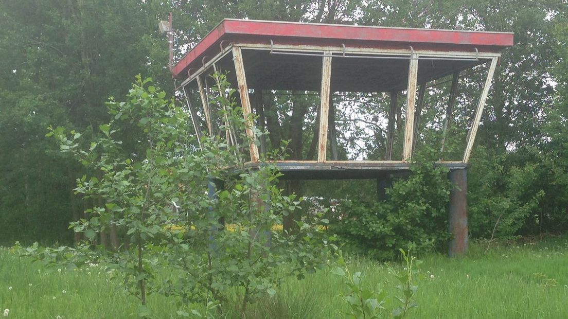 De oude vluchttoren heeft geen ramen meer (Rechten: RTV Drenthe / Janet Oortwijn)