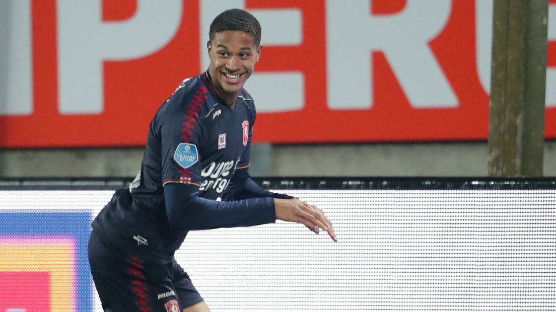 Een juichende Oosterwolde na zijn goal tegen Willem II in oktober 2020