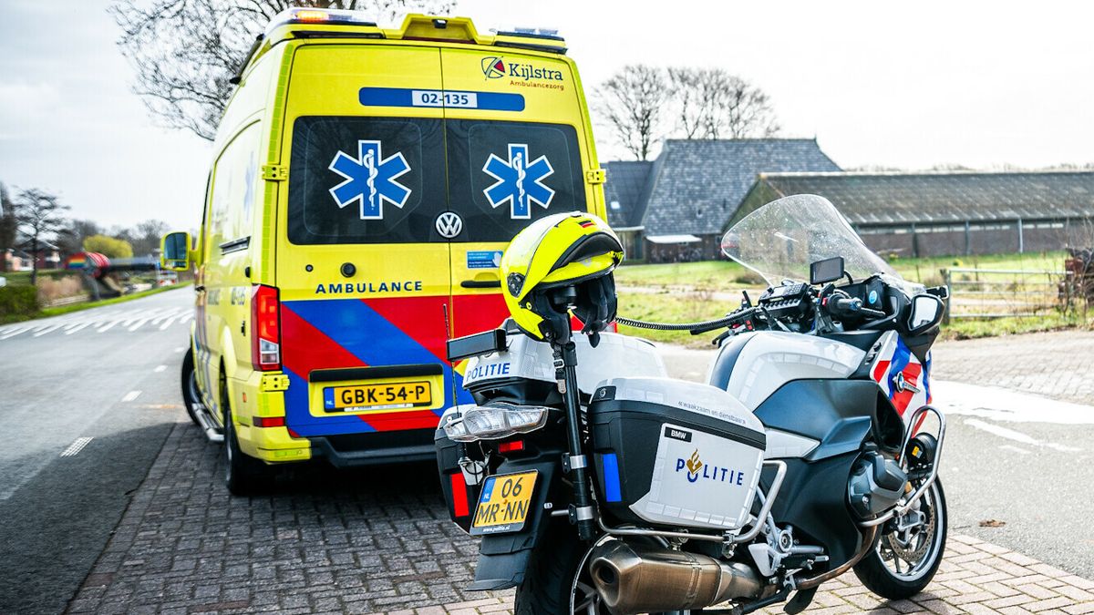 Wielrenner gewond na botsing Oosterwolde | Slachtoffer ongeluk Feinsum is 27-jarige man