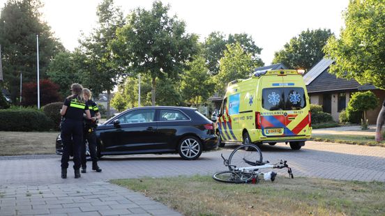 112 Nieuws: Fietser en auto botsen in Kampen Nieuws