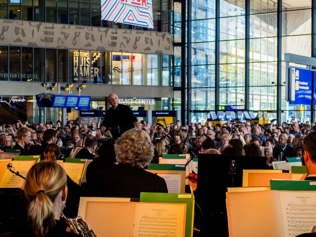Rotterdams Philharmonisch Orkest speelt Centraal Station