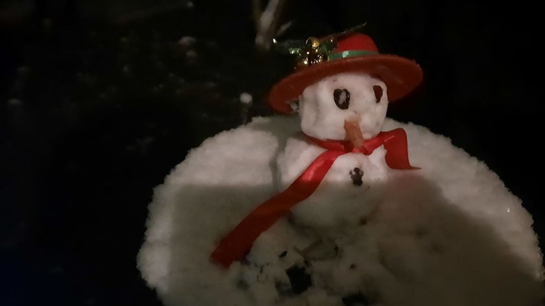 De eerste sneeuwpop is gemaakt