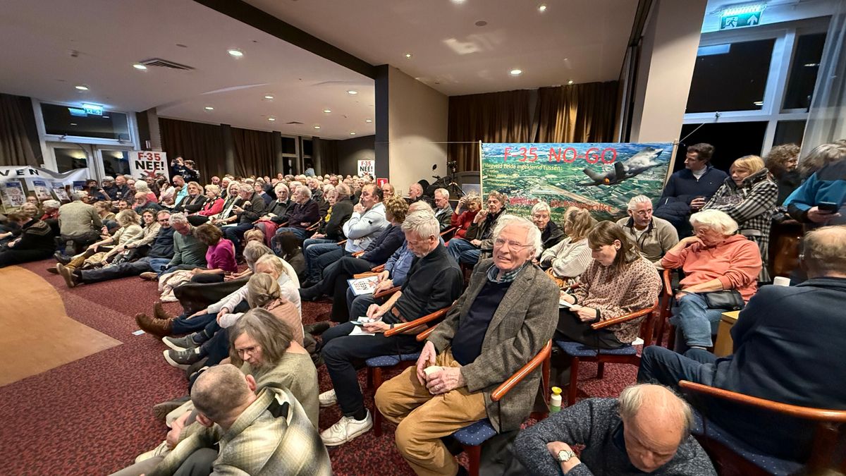 Informatiebijeenkomst straaljagers Eelde stroomt over: 'We moesten ingrijpen vanwege de brandveiligh