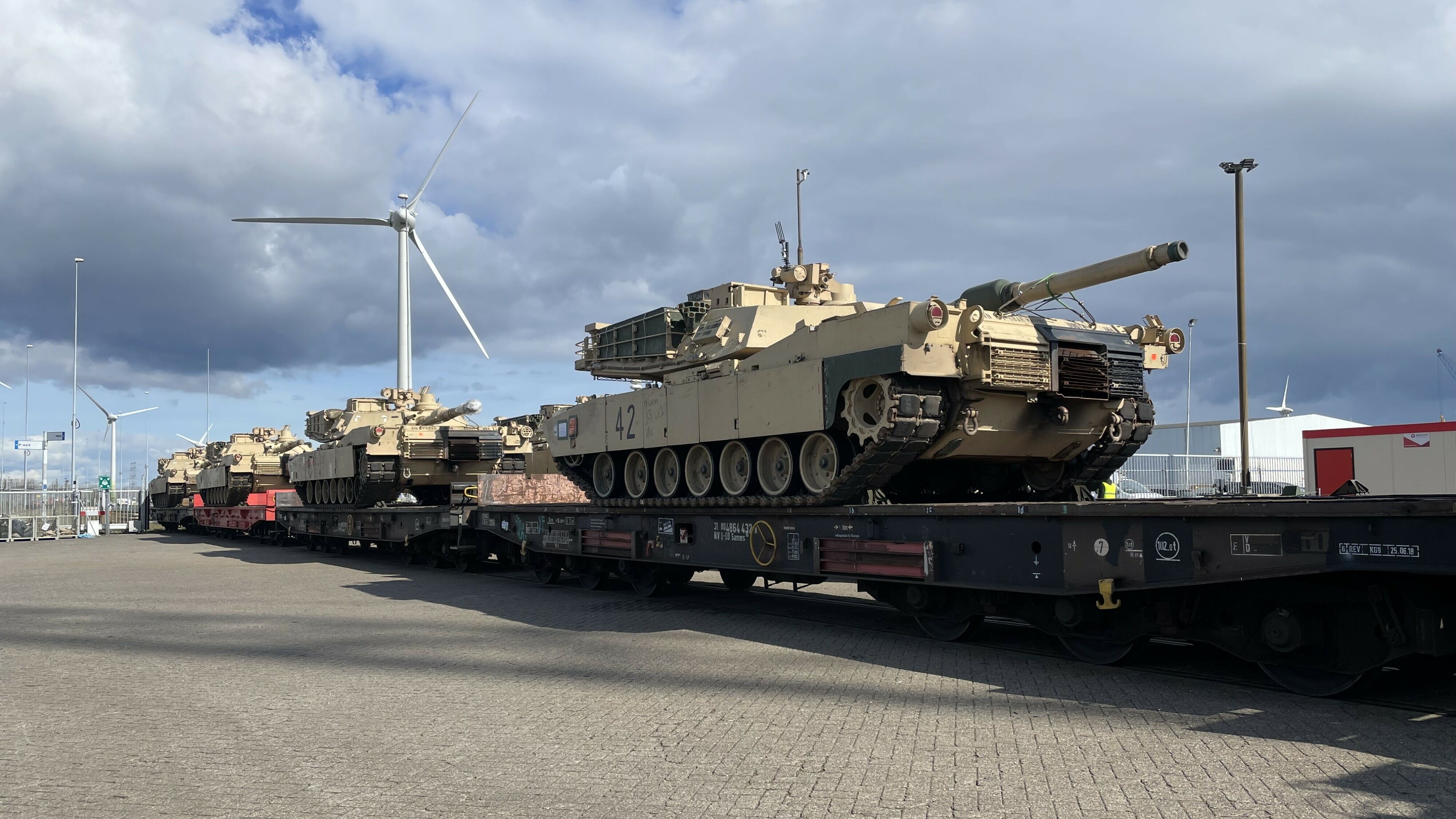 Kabinet: militair transport moet voorrang krijgen op het spoor