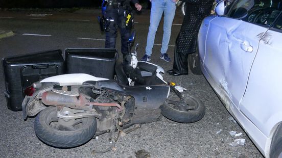 Bestuurder bezorgscooter in Enschede gewond bij aanrijding | Motorrijder gewond bij aanrijding Fleringen. Bestuurder bezorgscooter in Enschede gewond bij aanrijding | Motorrijder gewond bij aanrijding Fleringen.