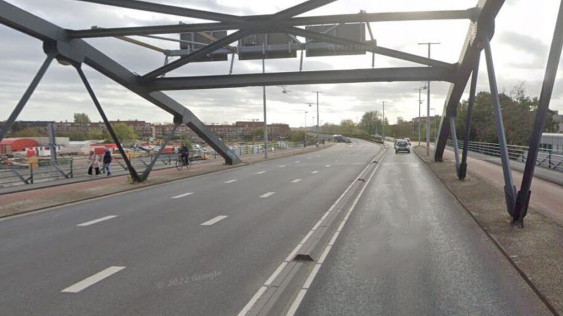 Het Emmaviaduct in Groningen