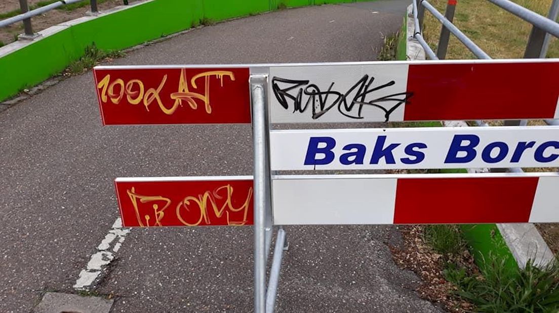 Vandalen bekladden van alles en nog wat in Stegeren