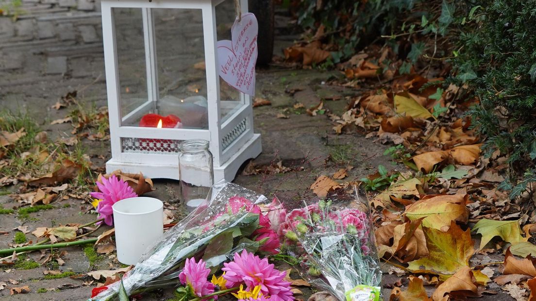 Bloemen voor de deur van Veldzicht