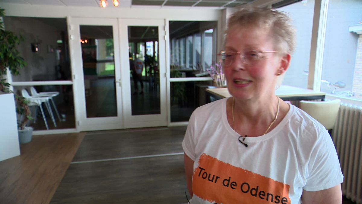 Groep Friezen fietst van Odense naar Beetsterzwaag voor het Odensehuis