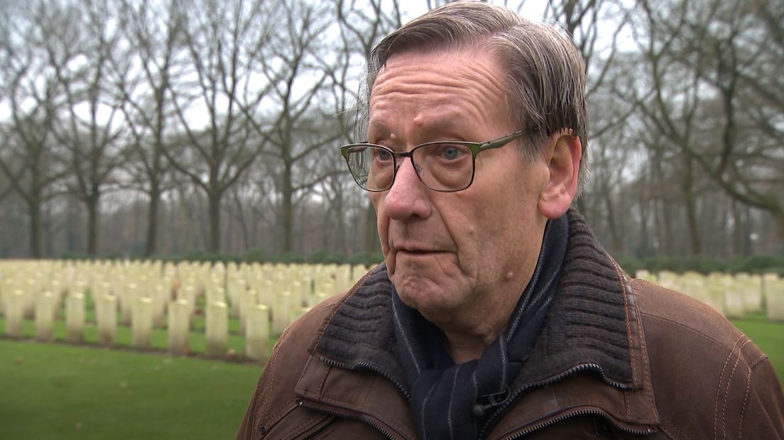 'Vroeger werd er niet gepraat over wat men had meegemaakt in de Tweede Wereldoorlog', vertelt Wil Lamers, die tijdens de oorlog in Arnhem woonde.  Wil zelf weet er alles van: het verhaal van zijn vader is voor hem onbekend.
