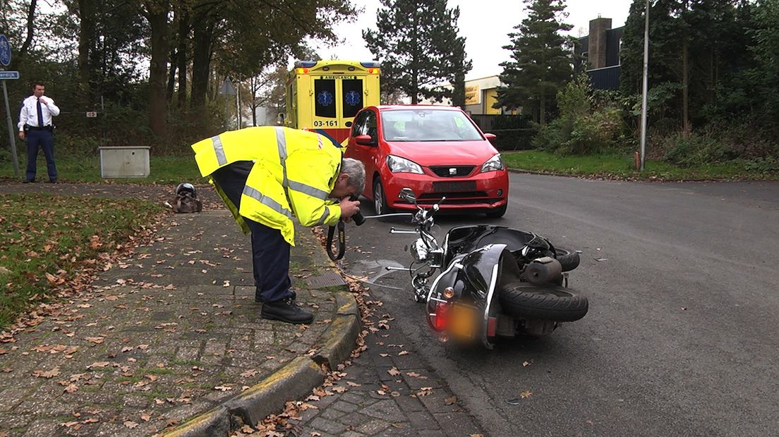 Het ongeluk gebeurde op de kruising van de Pesserdijk met de Dieselstraat in Hoogeveen