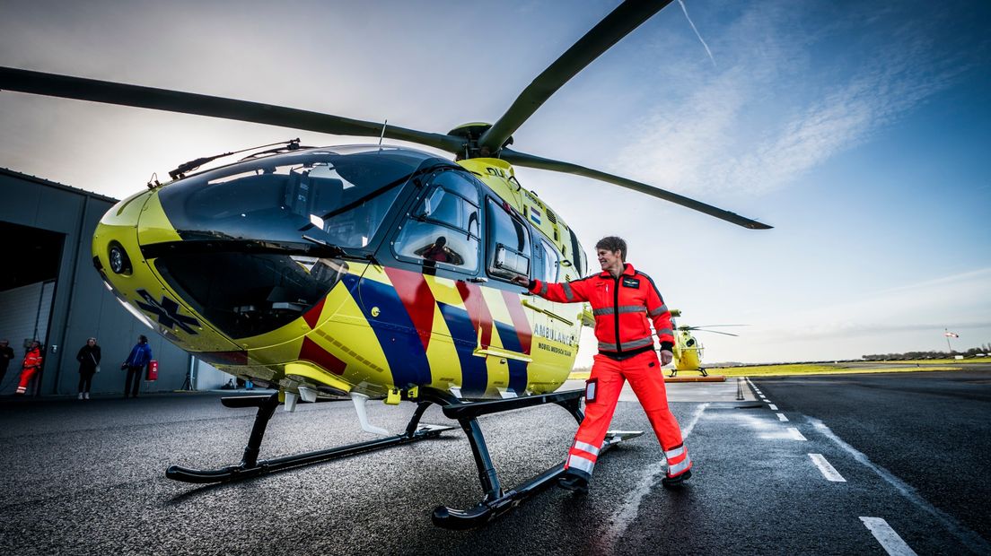 De nieuwe traumahelikopter van ANWB Medical Air Assistance en het mobiel medisch team van het UMCG