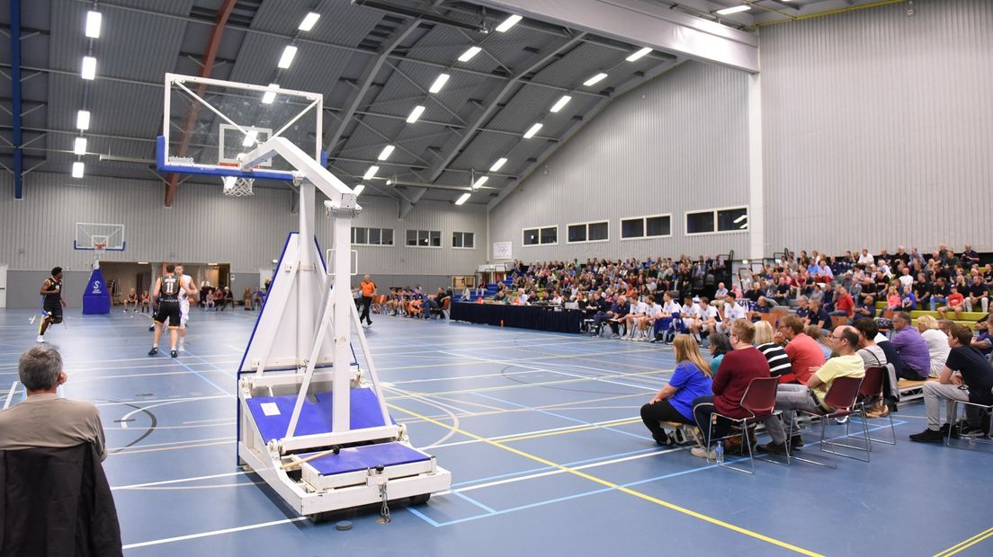 Donar tijdens een oefenwedstrijd in Leek.