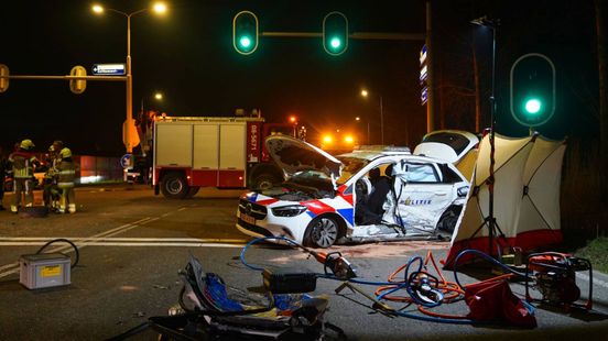 Agenten en automobilist gewond bij aanrijding • geiten omgekomen bij stalbrand