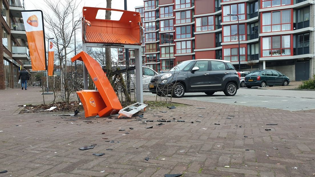 Brievenbus opgeblazen bij winkelcentrum in Enschede