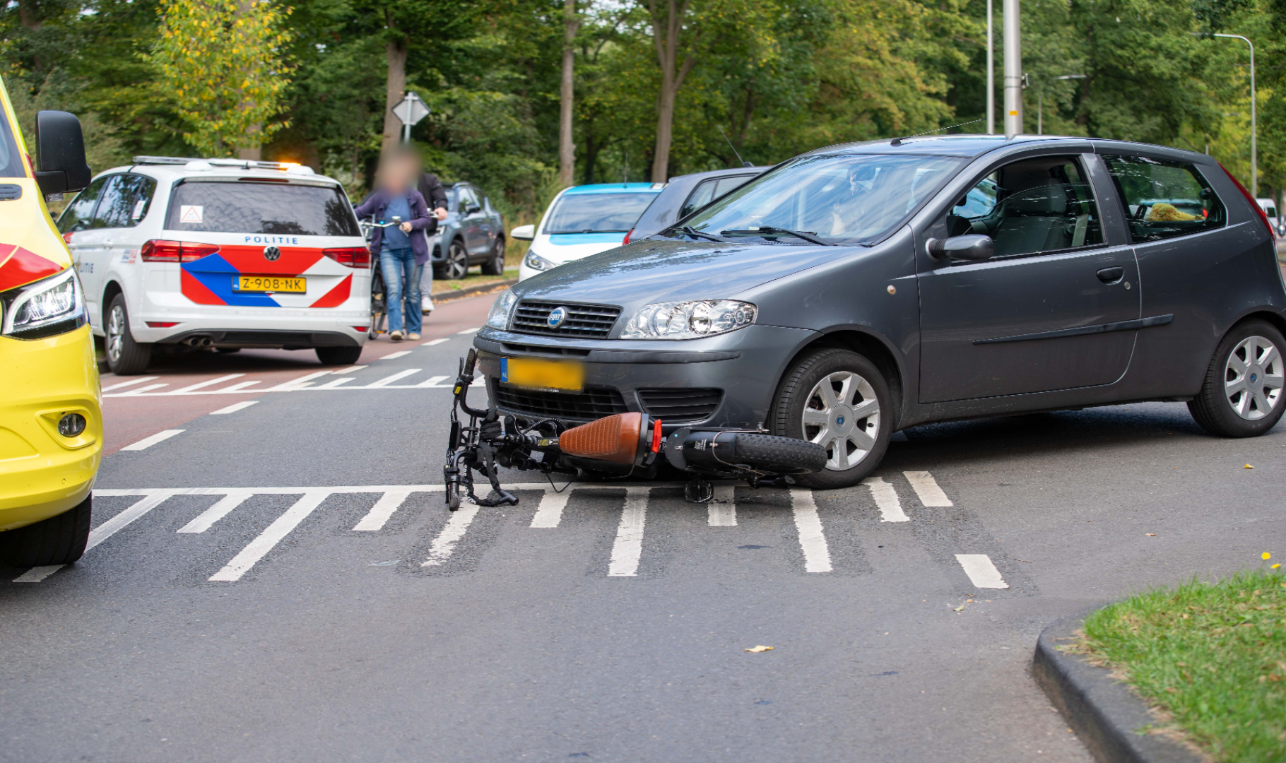 Tiener op fatbike gewond bij aanrijding Deventer | Fietser gewond bij botsing in Steenwijk.