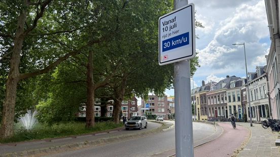 Utrecht, '10 Temmuz'dan itibaren burada saatte 30 km hızla gideceksiniz' yazan yüzlerce tabela yerleştirdi