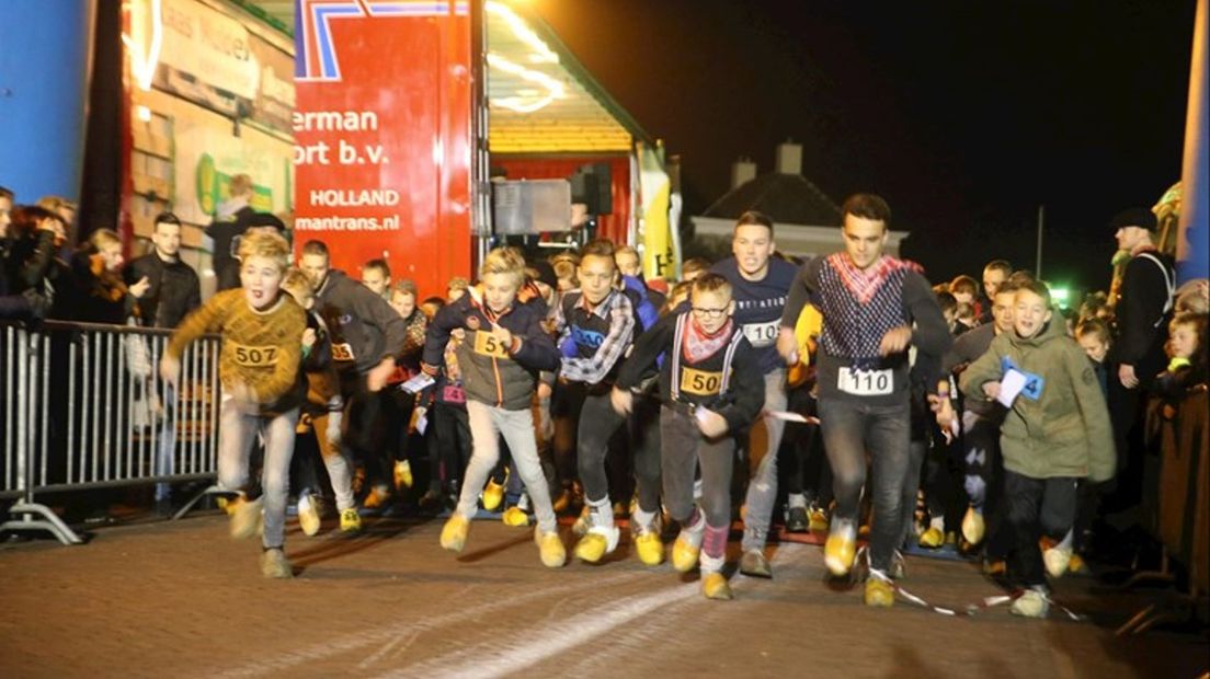 Klompenrace in Rouveen