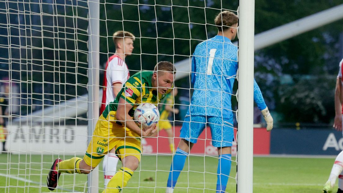 Boy Kemper scoorde met een harde kopbal de 2-1