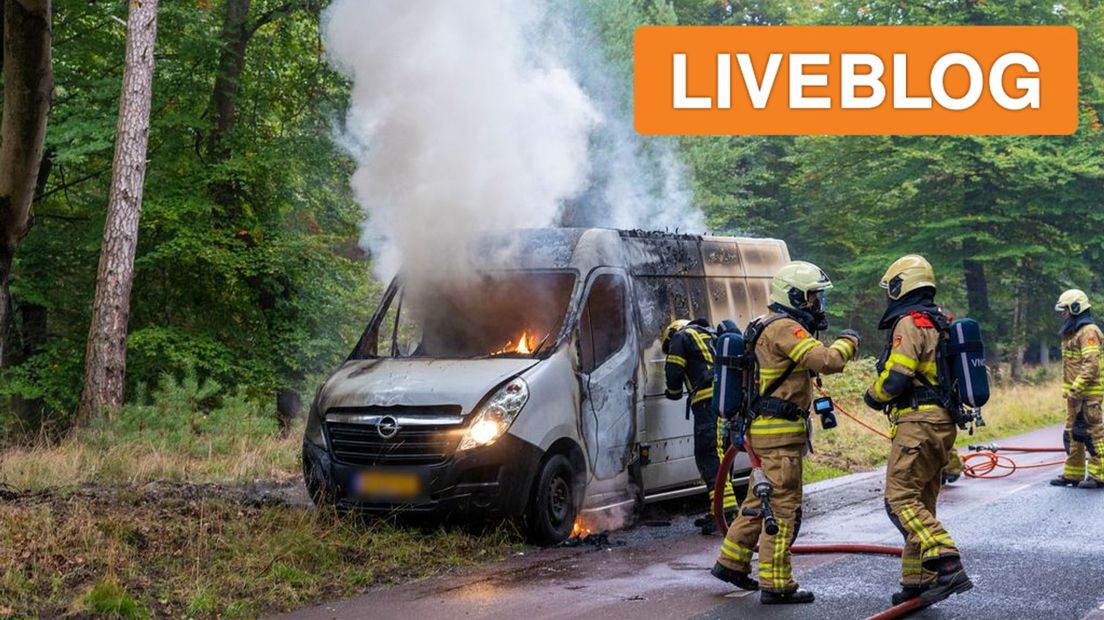 De bezorger kon op tijd uit het busje komen.