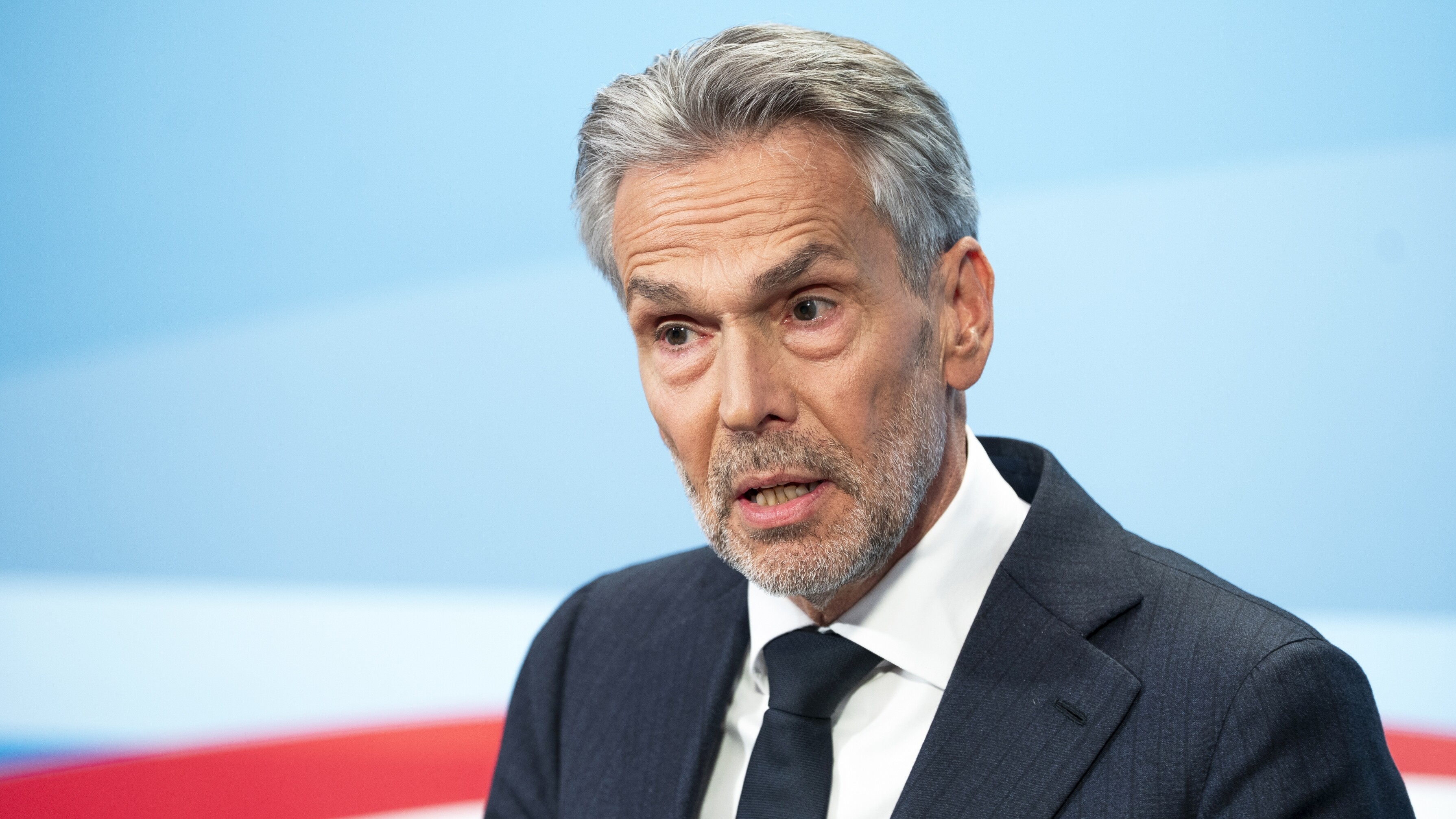Brok: Premier Schoof moat mooglik yngripe om in stroomkabel troch Skiermûntseach te kearen
