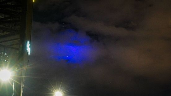 Wat is dat mysterieuze blauwe licht boven Apeldoorn?