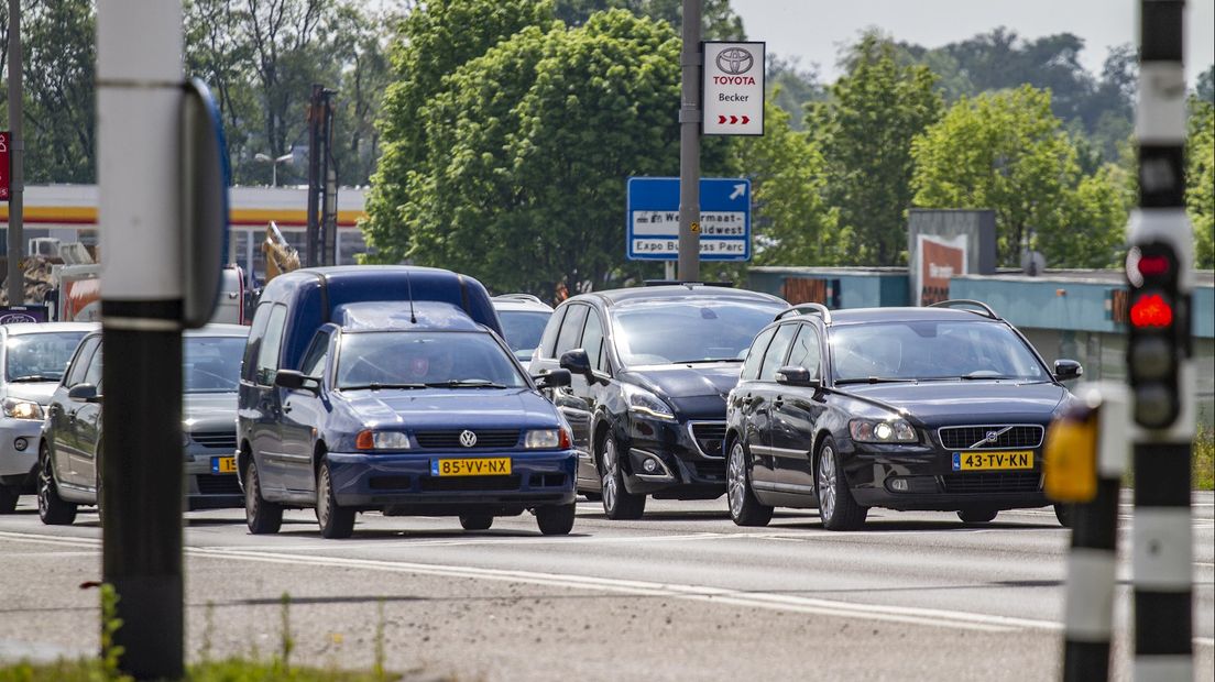 Vier op de vijf Overijsselaars heeft last van verkeer in woonbuurt