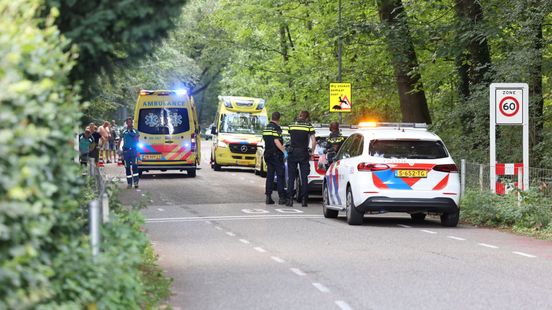 Fietser overleden na aanrijding met landbouwvoertuig. Fietser overleden na aanrijding met landbouwvoertuig.
