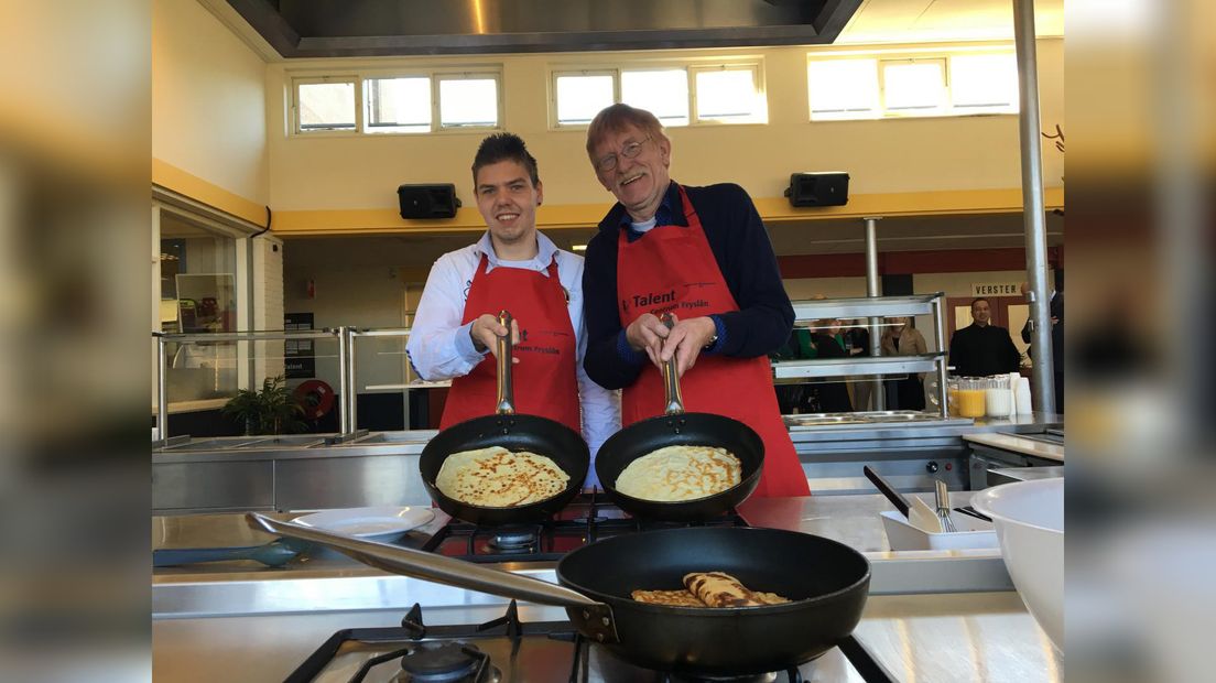 Dielnimmer Martijn Schaafsma en wethâlder Andries Ekhart