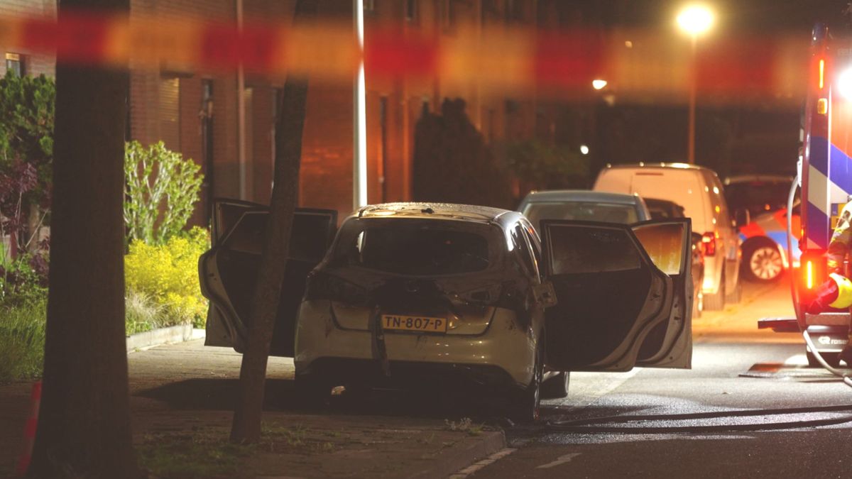 Auto brandt uit in Maastricht na mogelijke brandstichting