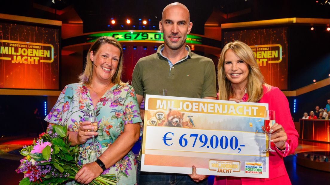 Ivo uit Marum met zijn vrouw (links) en Linda de Mol