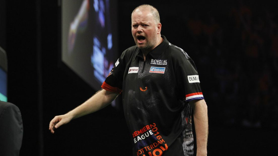 Raymond van Barneveld vol adrenaline.