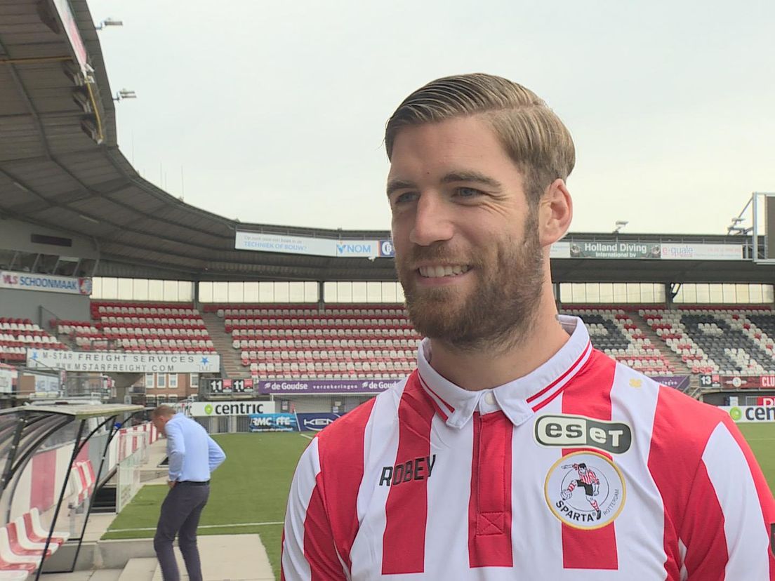Lars Veldwijk in het shirt van Sparta
