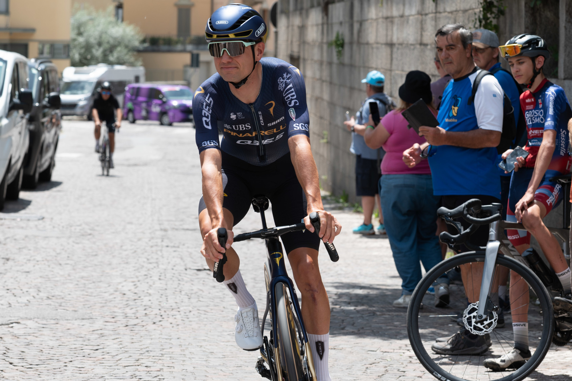 Vader start na ongeluk topfit aan Vuelta en hoopt op kans om rit te winnen: 'Pogacar moet het toestaan'