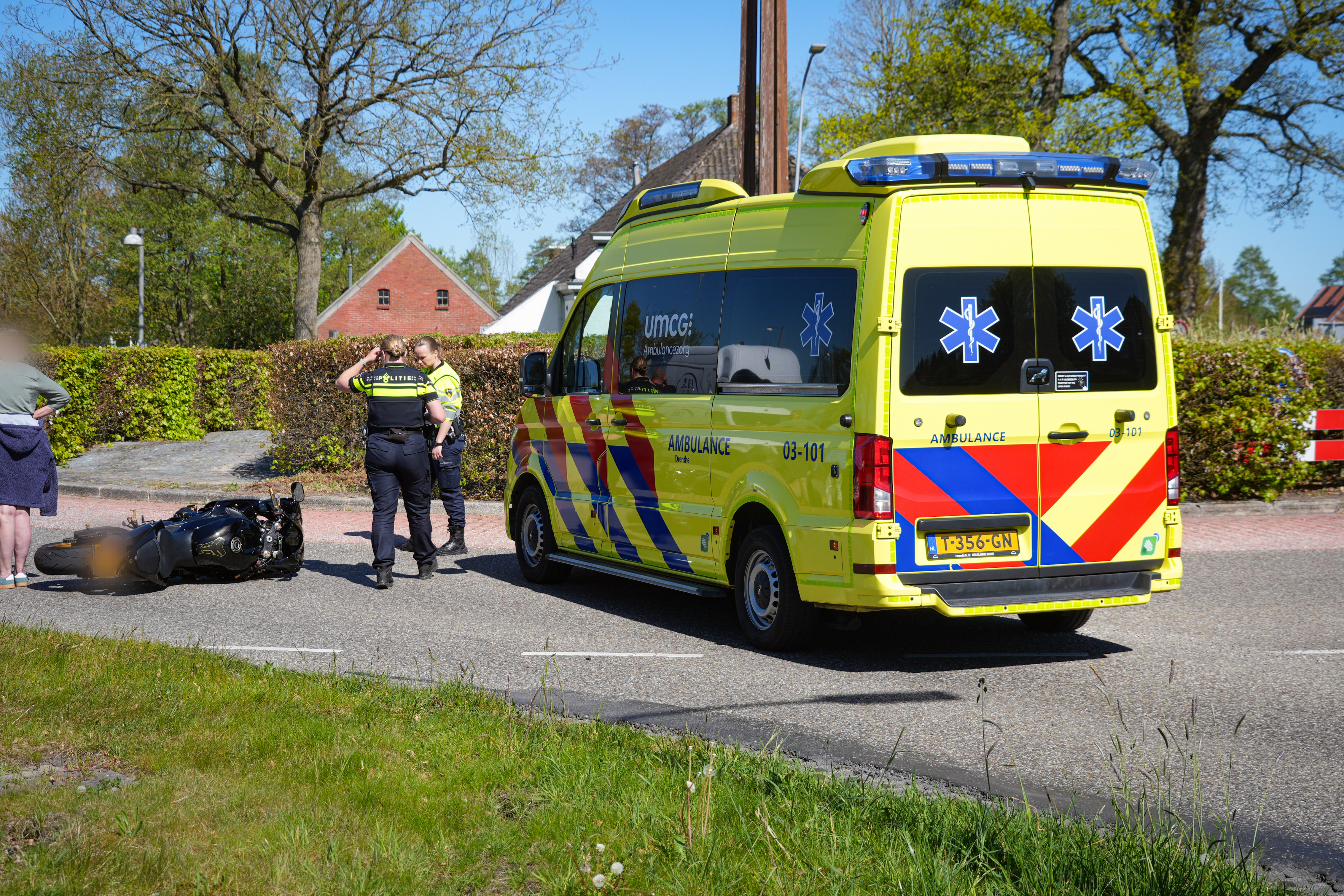 Motorrijder gewond bij ongeluk in Eelderwolde.