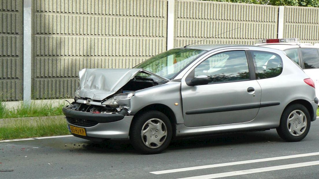 Kop-staartbotsing in Almelo