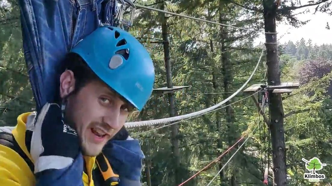 spijkerbroekhangen op grote hoogte
