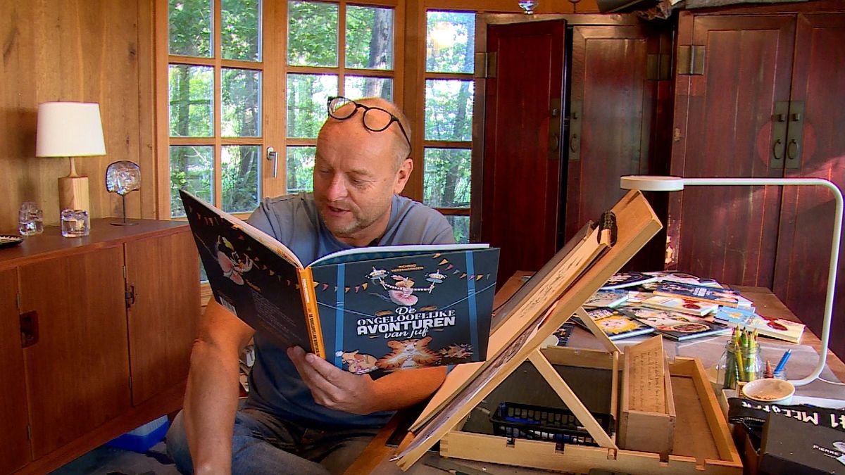 Tekenaar en leraar Richard schreef zijn eerste boek: 'Kinderen geloven dat de juf en meester op scho