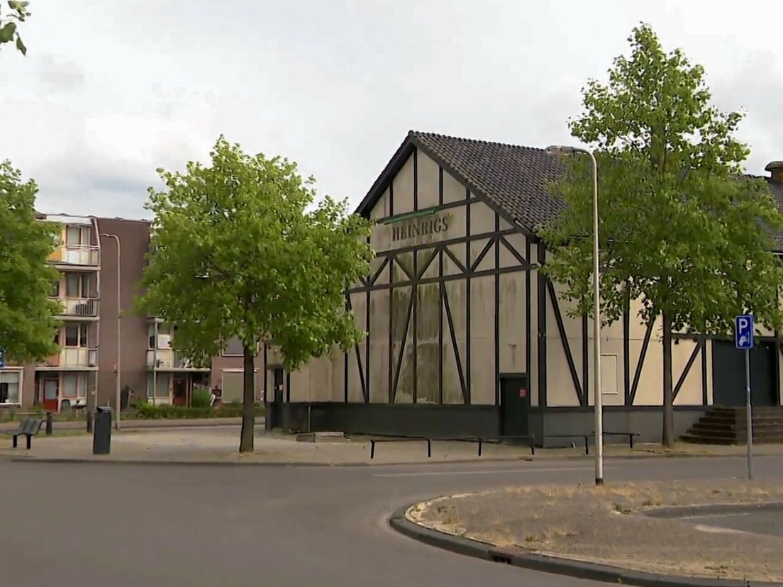 Einde van beroemd pand: voormalige discotheek Hollywood in Hoogeveen wordt gesloopt