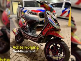 De scooter heeft een bijzonder ontwerp.