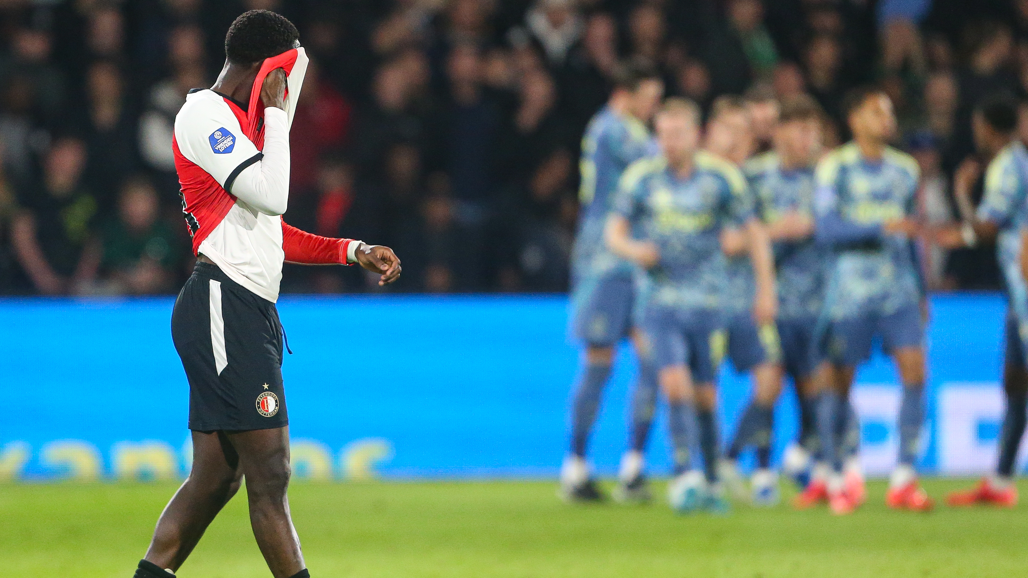 Droefenis bij Feyenoord na openingstreffer Ajax