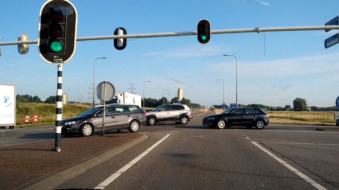 Stoplicht maar drie seconden op oranje? Dan rij je al snel door rood!